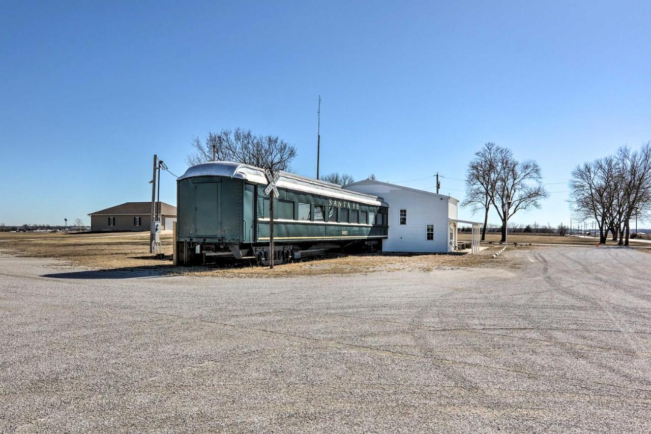 Unique Joplin Gem Converted Train Car Studio Экстерьер фото